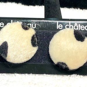 2/12 ⭐️💜le chateau clip on earrings -fuzzy Dalmatian look